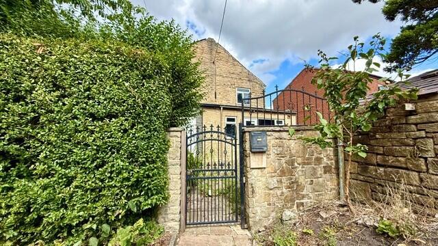 2 bed House to rent Image 9