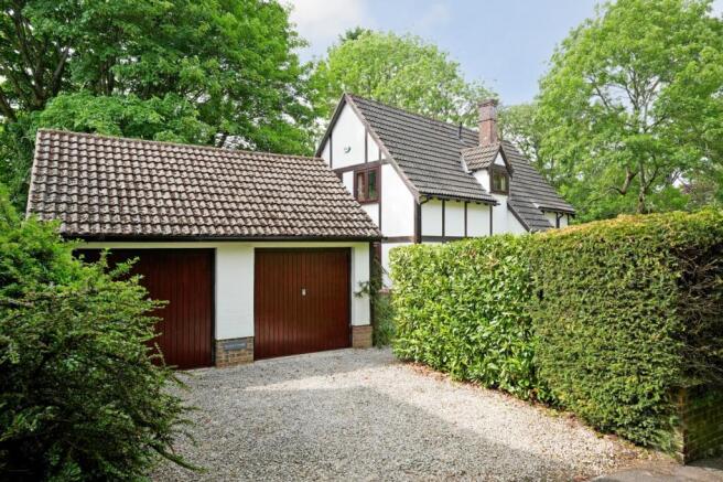 4 bed Detached for sale Image 4
