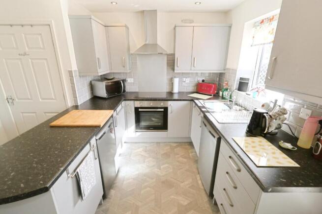 KITCHEN / DINING ROOM