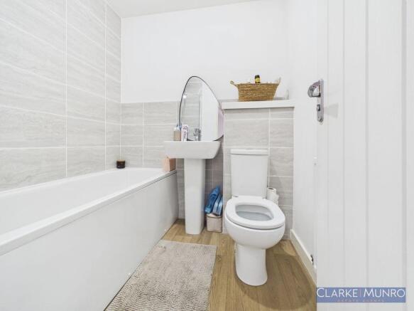3 bed Terraced for sale Image 11