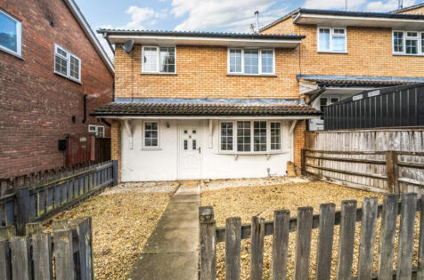 Hylder Close, Woodhall Park, Swindon, SN2