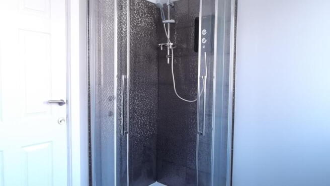 bathroom v4.JPG