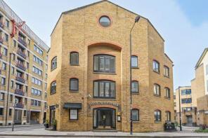 Flat 1, 121 Carronade House, Wapping High Street, London E1W 2NX