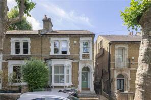 Flat B, 22, Becondale Road, London SE19 1QJ
