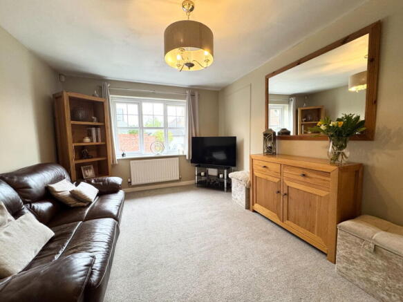 5 bed Detached for sale Image 8