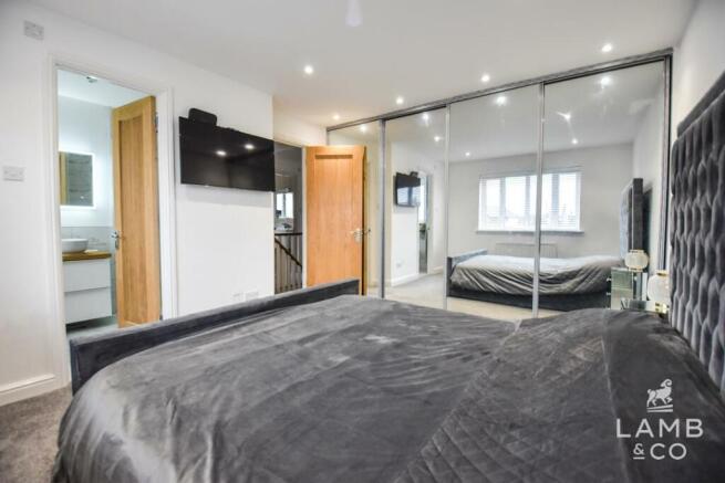 BEDROOM 1: