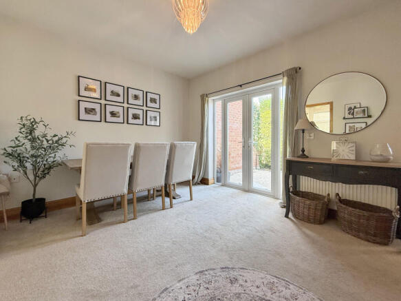 3 bed Semi-Detached for sale Image 9