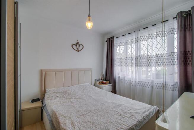 3 bed Terraced for sale Image 6