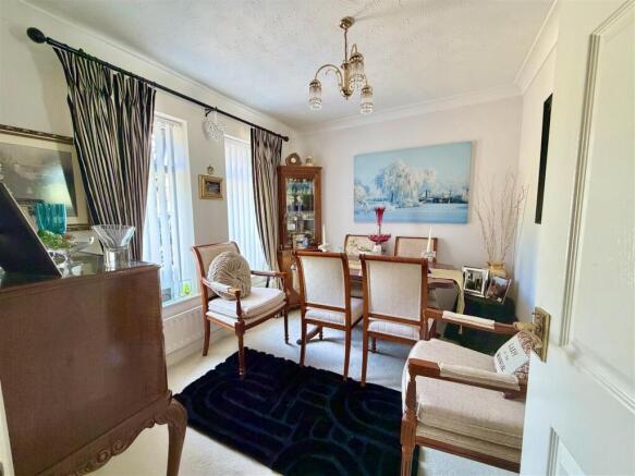 29 Kenton Drive, Shrewsbury, SY2 6TH photo 4