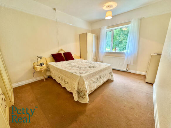 2 bed Semi-Detached Bungalow for sale Image 5