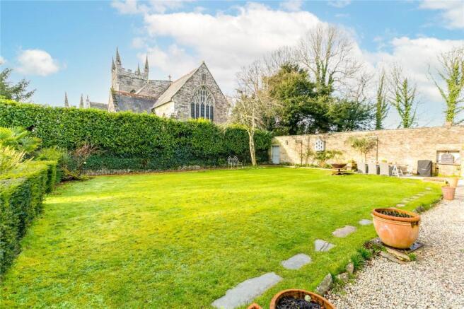 Lawned Garden