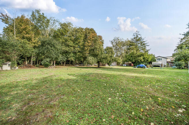 1353131-5-68c834c...