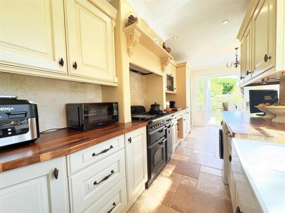 Kitchen/Breakfast Room