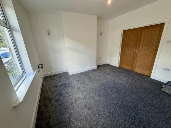3 bed Terraced to rent Image 4