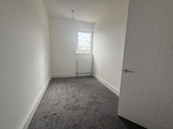 2 bed House to rent Image 7