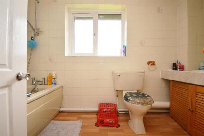 Family Bathroom.JPG