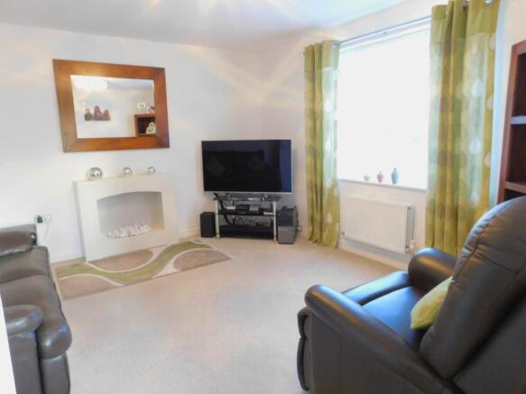 28 buttercup close (16)
