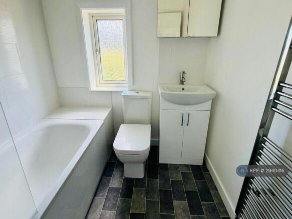 3 bed Terraced to rent Image 9
