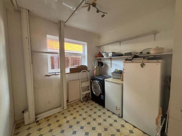 11 Chestnut Close, Derrington, Stafford, Staffordshire, ST18 9NJ photo 5