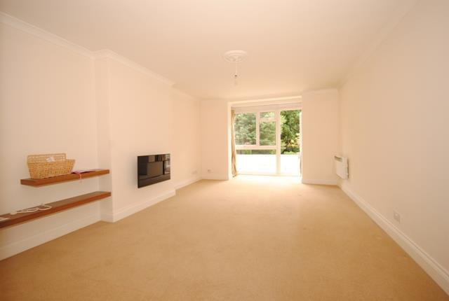 LOUNGE/DININGROOM