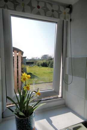 Urrview, 13 Victoria Street, Kirkpatrick Durham - 