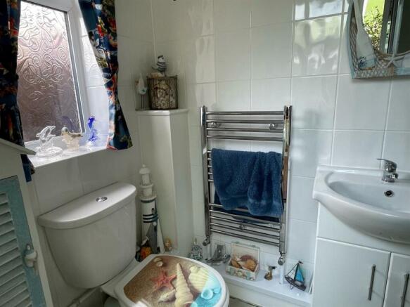 Bathroom..jpg
