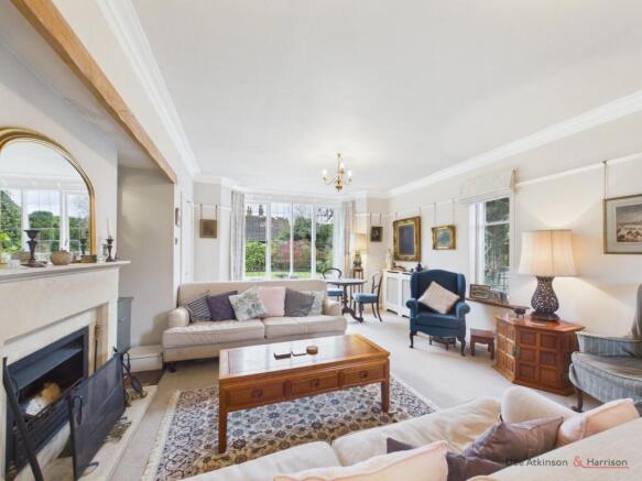 5 bed Detached for sale Image 10