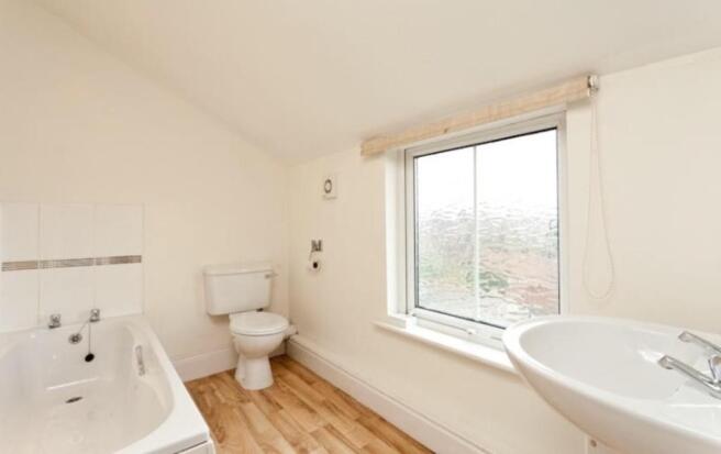 4 bed Terraced for sale Image 11