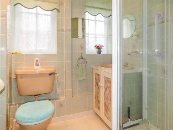 Shower Room.JPG
