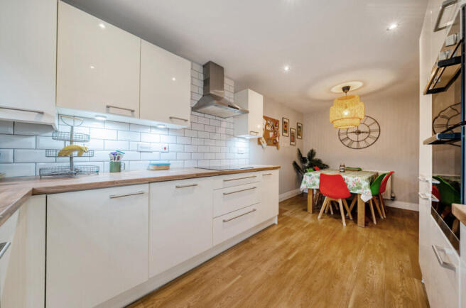 Kitchen/Dining Space