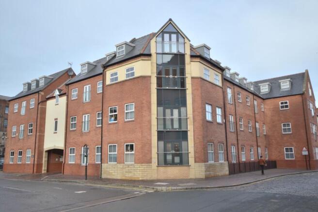 2 bed Flat for sale Image 11