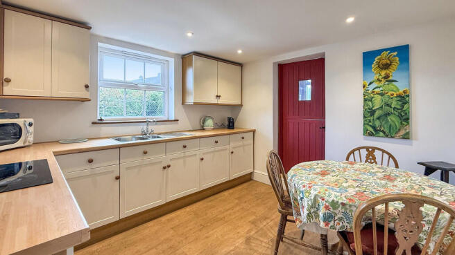 Kitchen/dining ro...