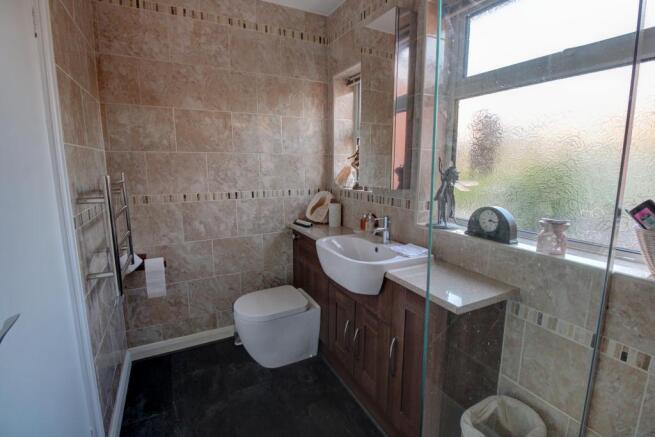 Shower room x2