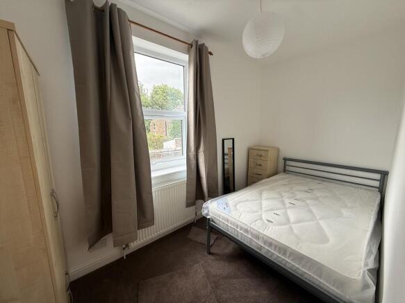 2 bed Terraced to rent Image 8