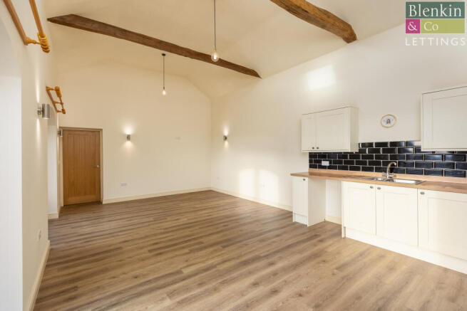 3 bed Barn Conversion to rent Image 4