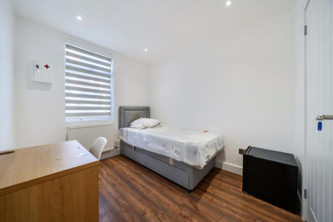 Hoyland Close, Peckham, London photo 4