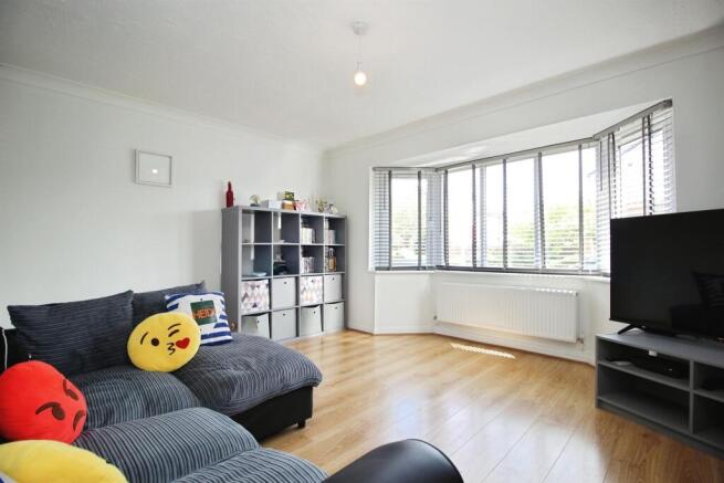 4 bed Detached for sale Image 2