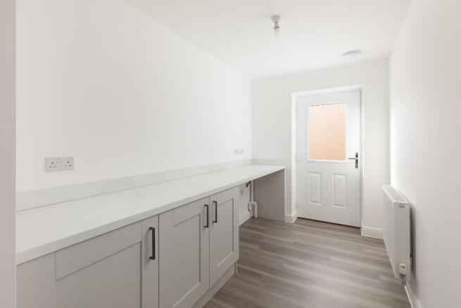 5 bed Detached for sale Image 9