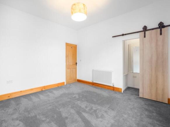 2 bed Terraced to rent Image 9