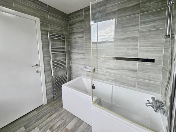 2 bed Apartment to rent Image 8