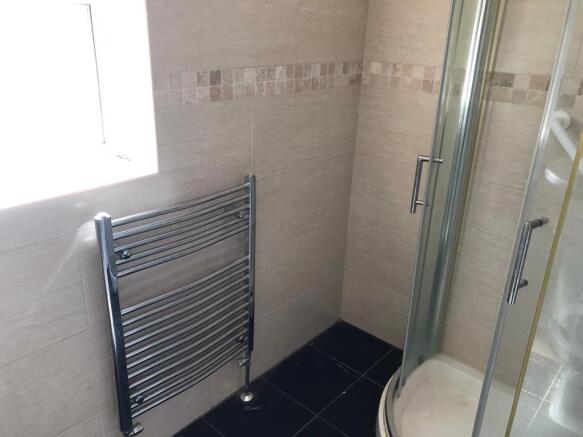 HOUSE SHOWER ROOM