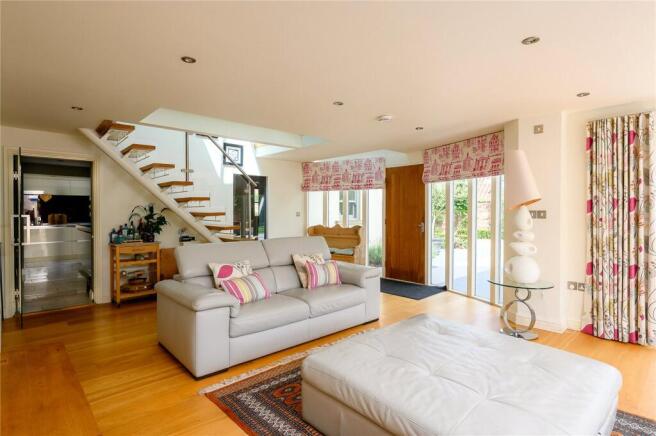 5 bed Detached for sale Image 5