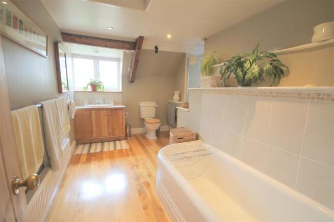 E Bathroom3.JPG