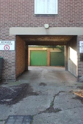 10 Welsby Court Garage2.jpg