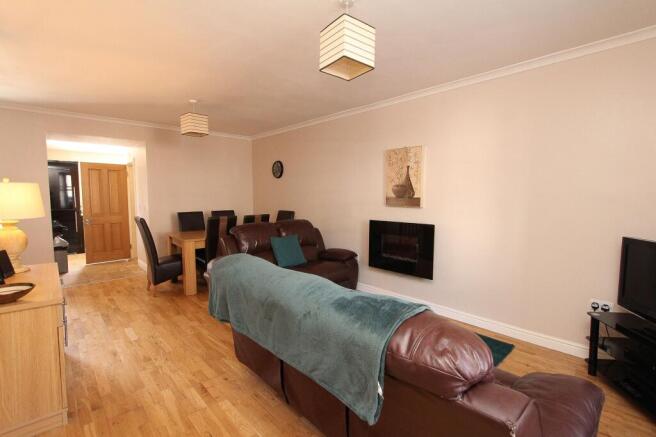 Lounge/ Dining Room