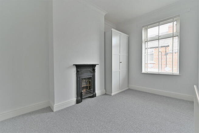 2 bed Terraced to rent Image 10
