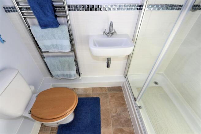 GROUND FLOOR SHOWER ROOM
