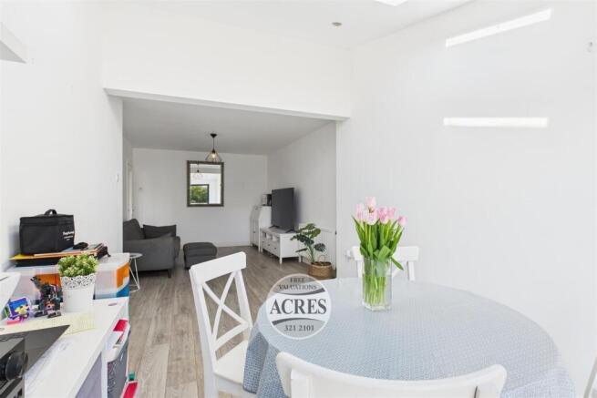 CAM04960G0-PR0009-STILL002 (Large).jpg