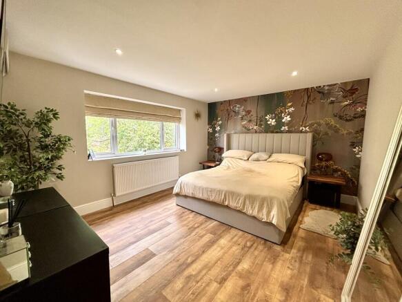 4 bed Detached for sale Image 4