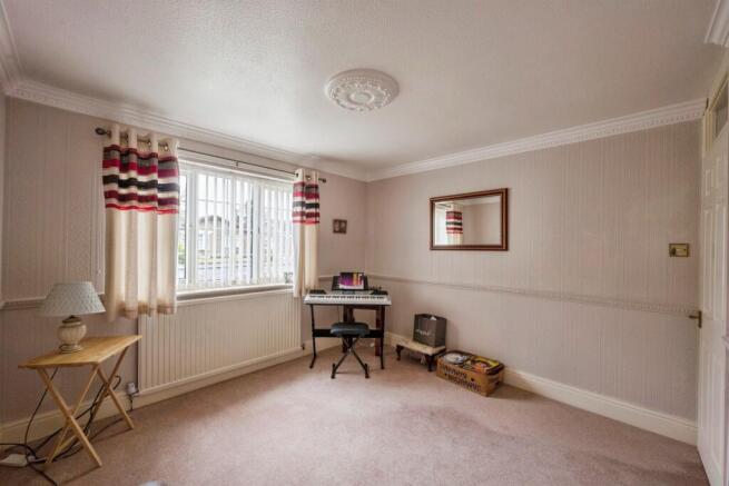 3 bed Detached for sale Image 8